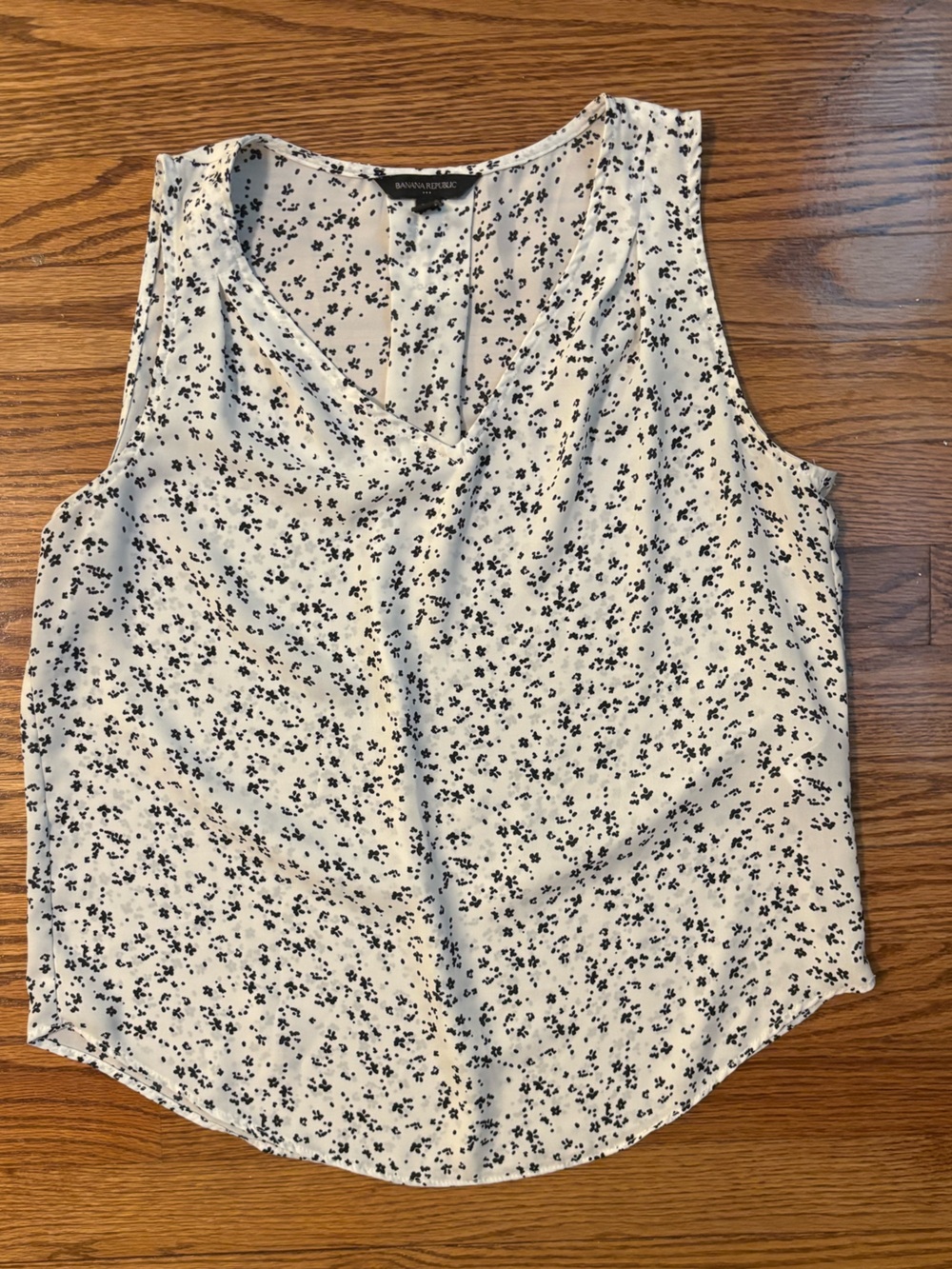 Banana Republic Petite Black & White Floral Sleeveless Blouse Size S Petite